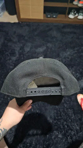 BONÉ NEW ERA 9FORTY YANKEES PRETO LOGO BRANCO USADO