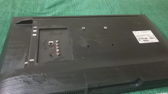 TV nova com a tela queimada