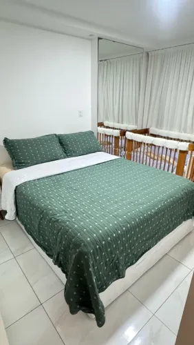 Cama Queen seminova