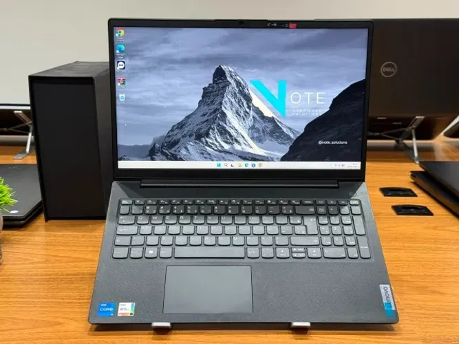 Notebook Lenovo V15 G3 IAP i5 12th GEN 16GB RAM SSD 15.6" FHD - NF e GARANTIA