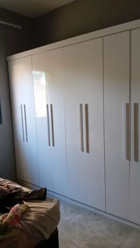 Vendo guarda roupa de casal 8 portas