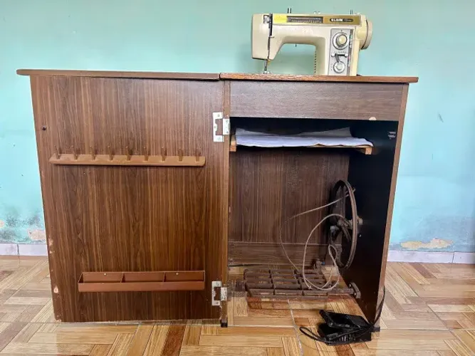 Máquina de Costura Elgin Genius Super Automática