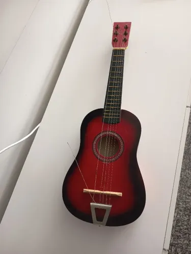 Mini Violão (cordas quebradas)