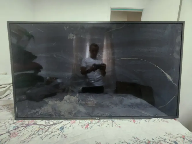Smart TV LG 75? 4K ThinQ AI - Liga Normalmente / Tela Quebrada
