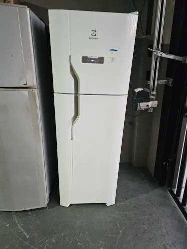 Vendo geladeira Electrolux 360 litros dúplex 