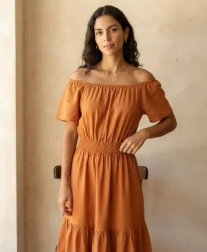 Vestido Amarelo Em Viscose. Látex Na Cintura. Tamanho G