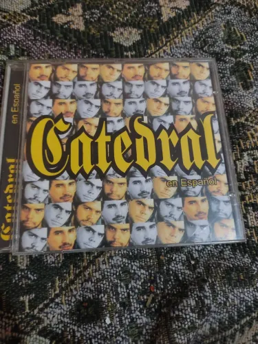 CD CATEDRAL EN ESPANOL - RARO - EXCELENTE ESTADO 