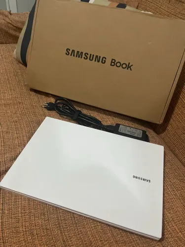 Notebook Samsung Book 550XDA 4GB + SSD 500GB