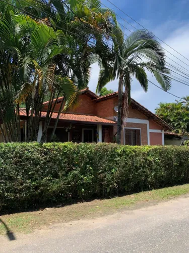 Casa para venda estilo rústico, com 3 quartos, 500m2 de terreno. - Quatis RJ.