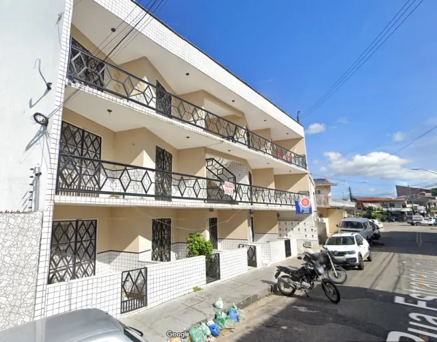Apartamento no Jóquei Clube - 20 metros da Lineu Machado