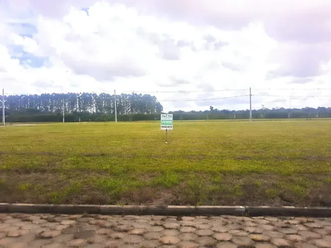 ÓTIMO TERRENO   ***   POSICIONADO COM FRENTE NORTE   ***   ACEITA FINANCIAMENTO