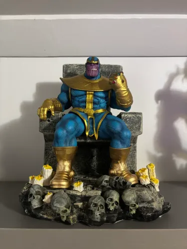 Thanos no Trono Custom 1/8