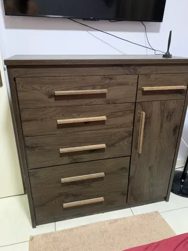 CÔMODA BARTIRA 100% MDF