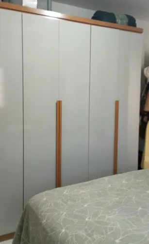 Guarda roupa casal 6 portas