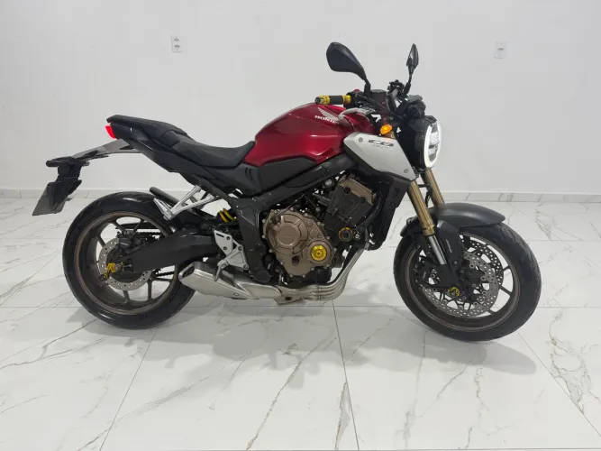 CB 650R ano 2022 EXTRA!