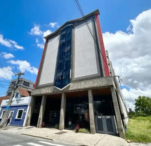 Imóvel para aluguel com 32 metros quadrados em Centro - Joinville - SC