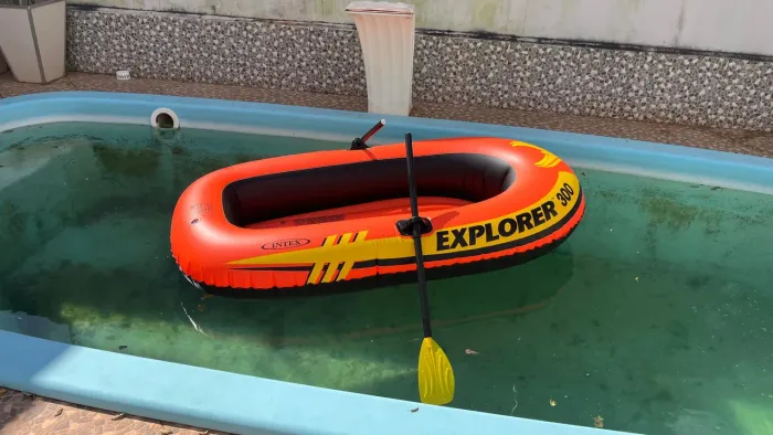 Barco Bote Inflável Explorer 300 Com Remos E Bomba Manual Intex 3 pessoas