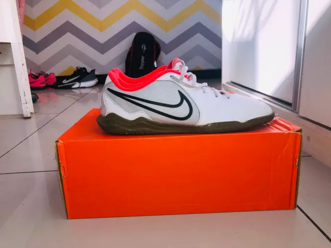 Chuteira de futsal nike
