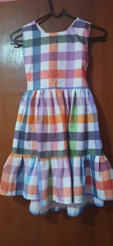 10 vestidos lindos em perfeito estado Tam 7 anos