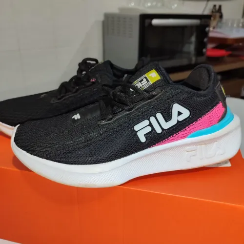 Tênis fila athletic tamanho 37