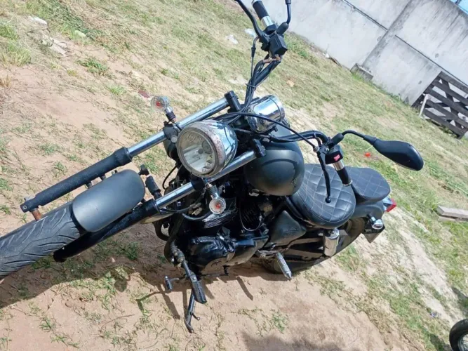 Dafra Kansas 250