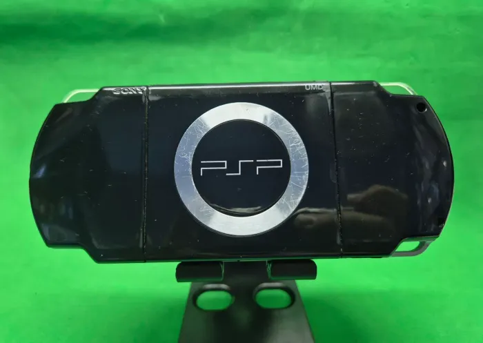 Psp 2006 Desbloqu3ad0 + 18 jogos + fonte original 
