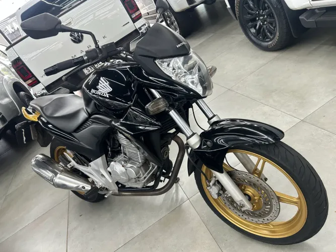 CB 300 R 2015/15 preta super conservada