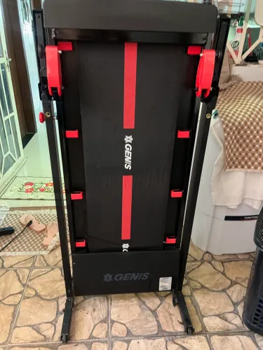 Esteira elétrica dobrável Genis GT500 preto/vermelho 0.75hp residencial
