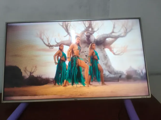 Tv smart 55 polegadas com detalhe 
