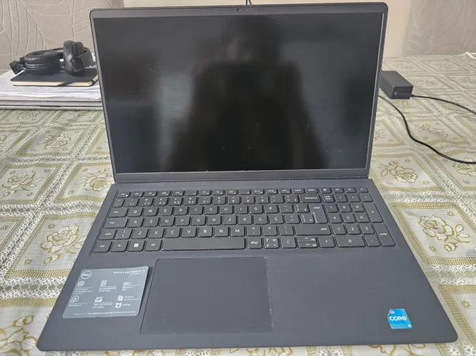 Troco ou vendo notebook DELL INSPIRON 15 CORE i3 12? geração SSD 512 GB
