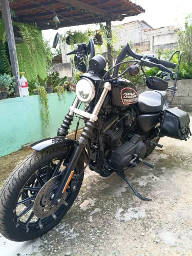 Harley Davidson XL883 R
