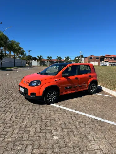 Fiat Uno Sporting 1.4 EVO Fire Flex 8V 4P 2012