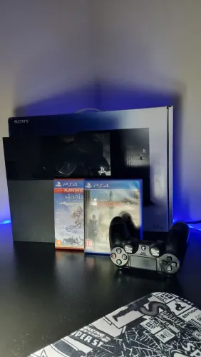 Ps4 FAT SEMINOVO e com LACRE de Fábrica + 2 Jogos + 1 controle+ Cabos