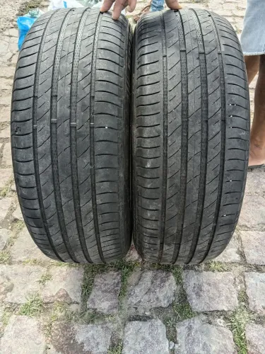 Vendo 2 pneus aro 215/60/17