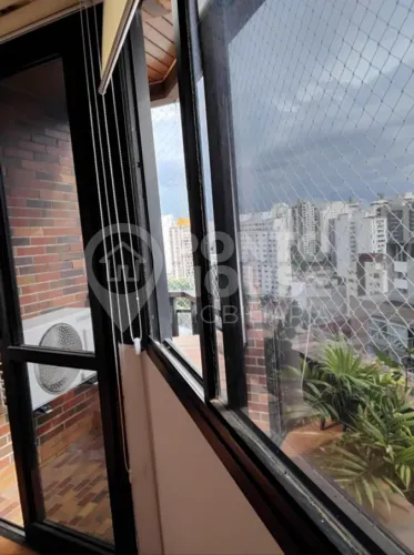 Apartamento à venda na Vila Mariana, 1 dormitório e varanda, vista aberta