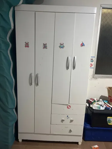 Guarda roupa infantil