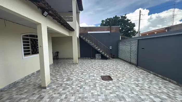 vendo sobrado na quadra 116 aceita financiamento urgente...