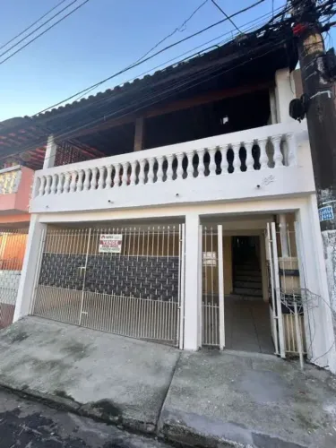 Linda casa à venda em Pestana, Osasco - 3 quartos e 2 garagens cobertas!