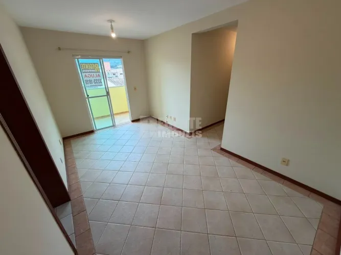 Excelente apartamento com 02 dormitórios no bairro Córrego Grande próximo UFSC!