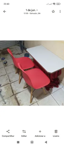 MESA DOBRÁVEL COM 2 CADEIRAS PÉ DE PALITO
