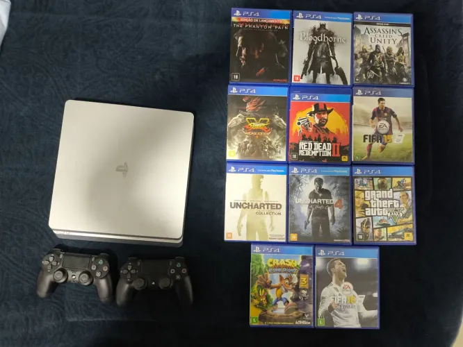 PS4 Slim 500gb (edição limitada) + 11 jogos