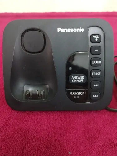 Base de Telefone sem fio Panasonic KX-TGC220LA. Funcionando
