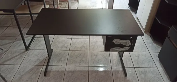 Mesa para escritório 1.20m preta