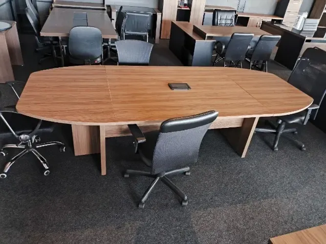 Mesa de Reunião de Escritório com Caixa de Tomada - 0,76x2,40x1,20cm - OFERTA!!