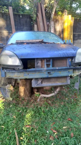 Peças e carroceria Clio 06