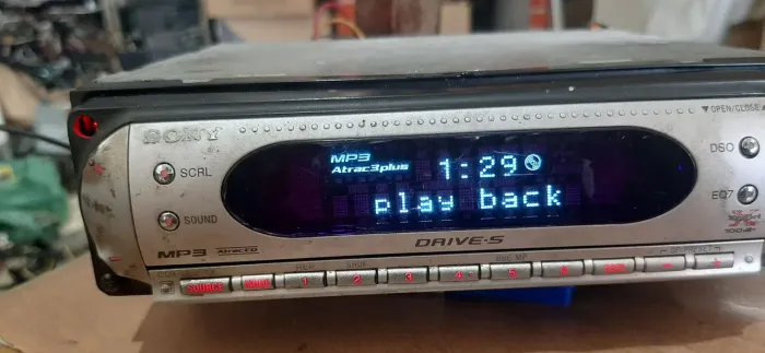 Cd sony cdx r5817x sucata