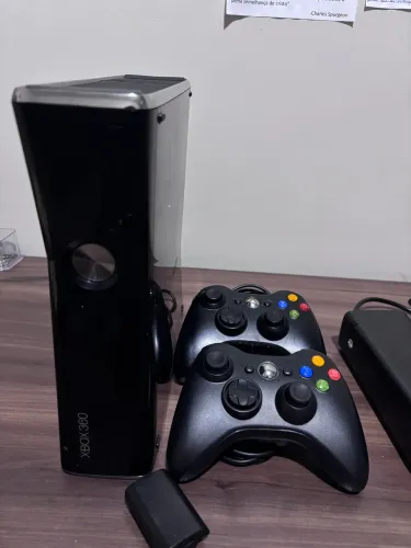 Xbox 360 com mais de 50 jogos 