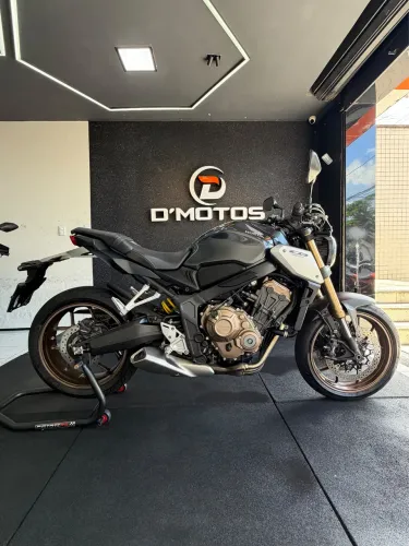 HONDA CB 650R - 2022 - ÚNICO DONO 