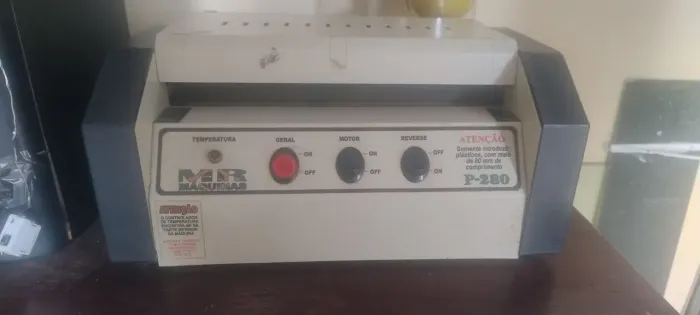 Máquina emplastificadora A4