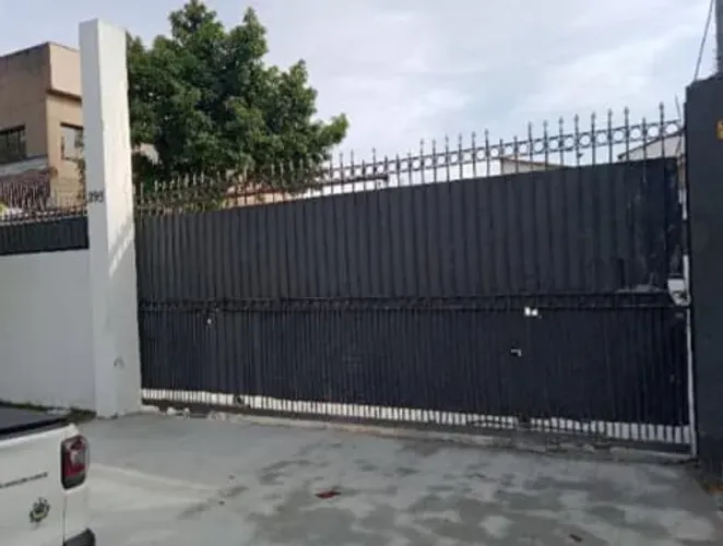 Casa comercial na Rua Angical, 295 200 m²
